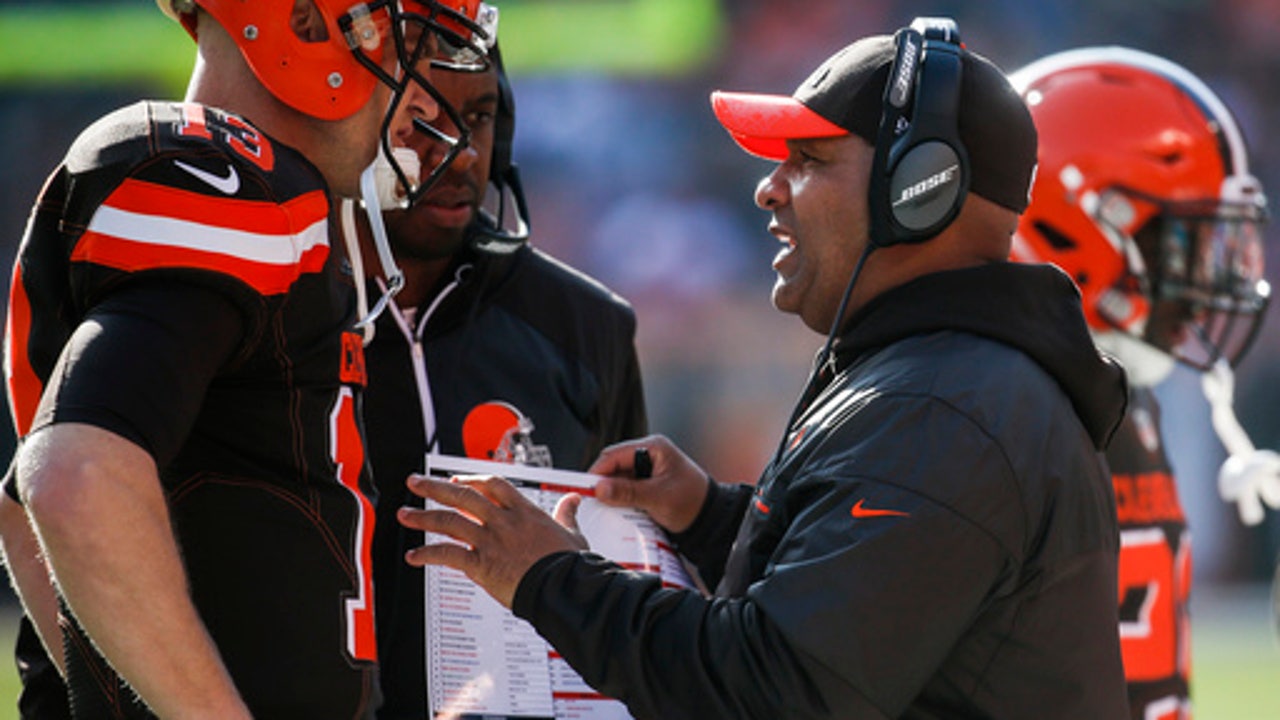 Browns coach Jackson emotional after 12th straight loss